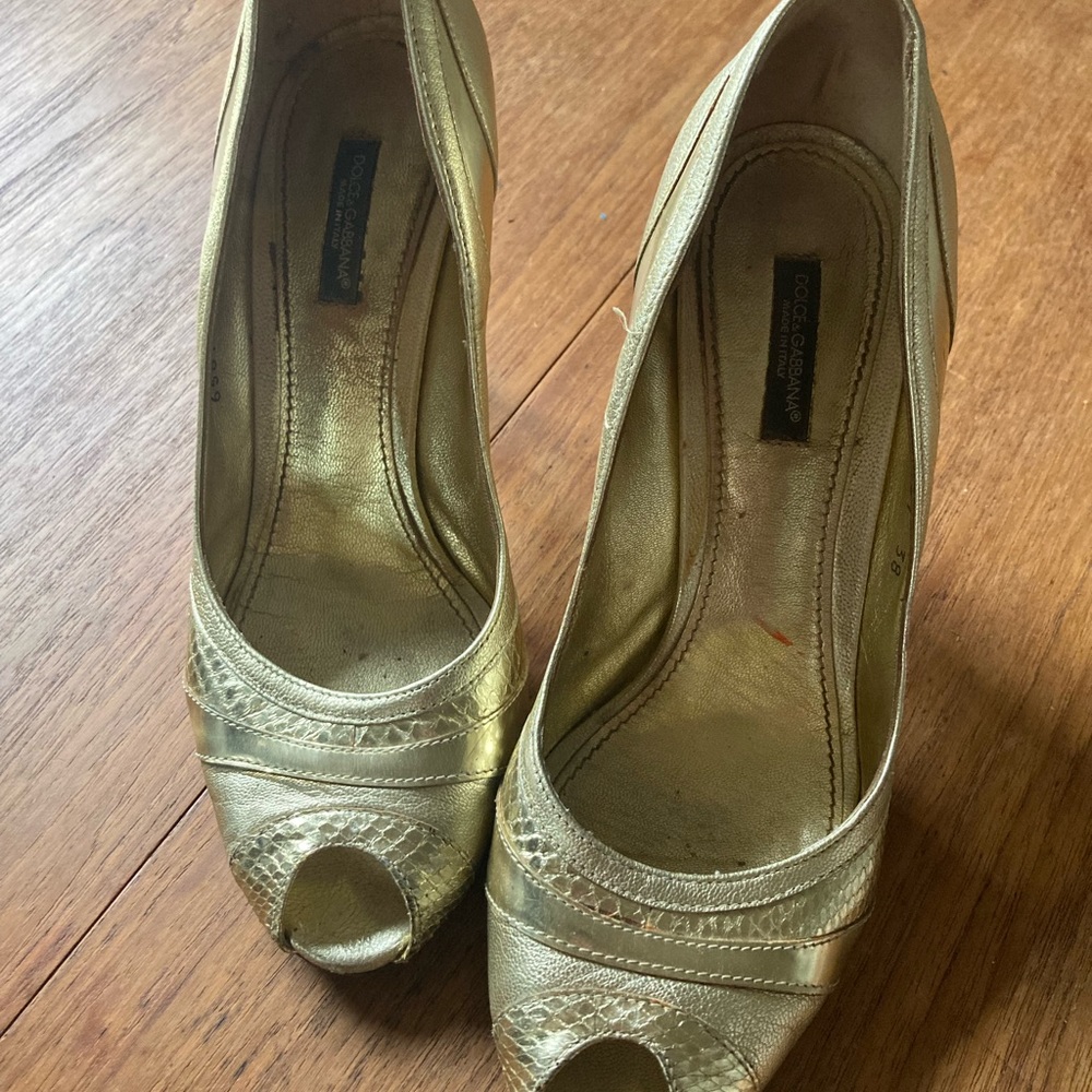 D&G Gold Peep Toe Heels 38 ✨